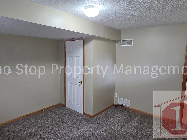 16002 Harold Dr — Photo 15