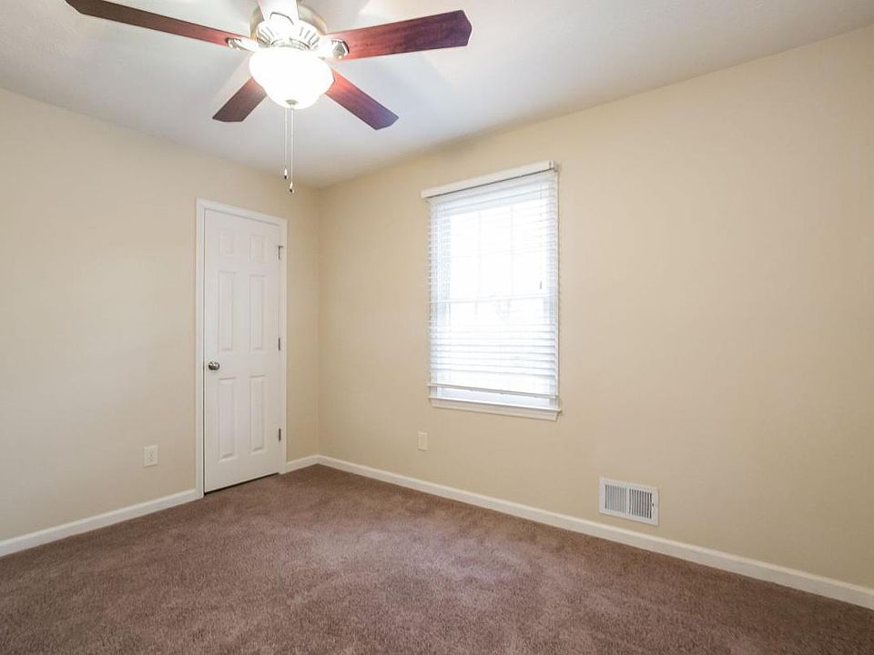 2nd image of 661 Carriage Ln