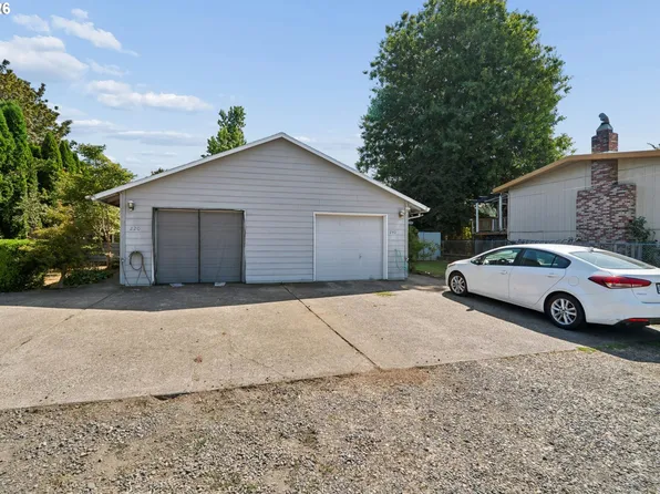 240 SE Kane Dr, Gresham, OR 97080