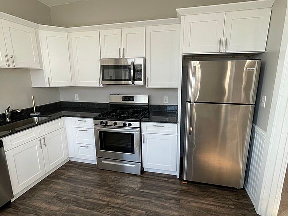 5th image of 4088 Erie St APT 18