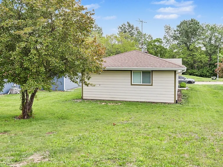 70 Brook Cir — Photo 16
