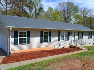 1561 Pine Land Dr, Kernersville, NC 27284
