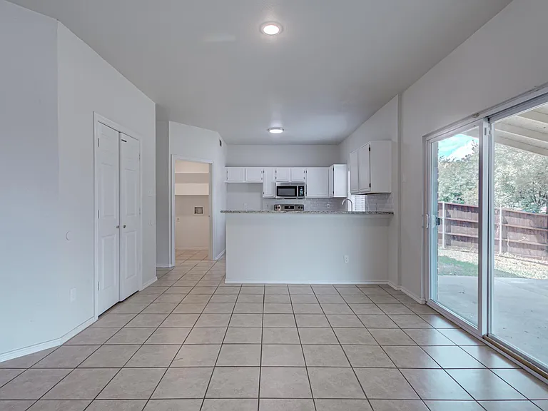 1411 Prentice St — Photo 16