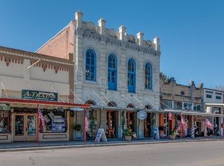 1120 Milam St, Columbus, TX 78934