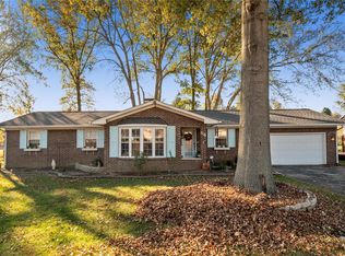 54 Lake Forest Dr, Belleville, IL