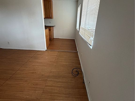 4th image of 705 Morgan Ave APT 4