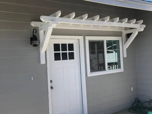 2475 251st St #A, Lomita, CA 90717