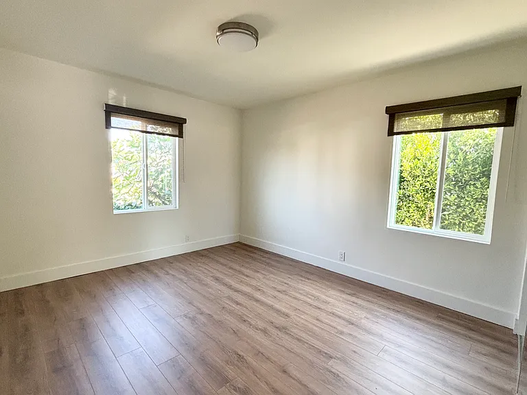 3507 S Cloverdale Ave — Photo 6