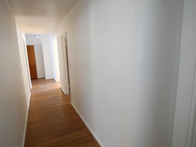 3191 E Broad St — Photo 10