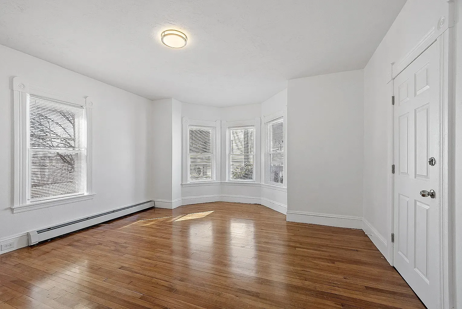 3 bed, 1640 sqft, $2,300 — Photo 4