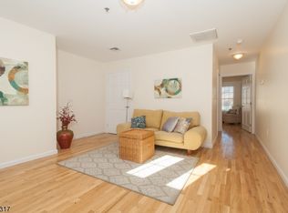 48 Washington St APT 3B, Bloomfield, NJ 07003