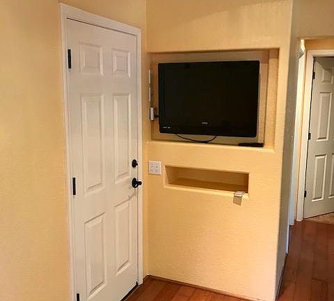 3rd image of 3348 Pickett Ave