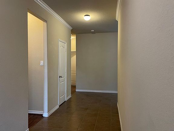 4th image of 2205 Eppright Dr