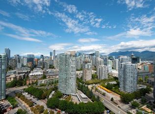 1033 Marinaside Cres #3702, Vancouver, BC V6Z 3A3
