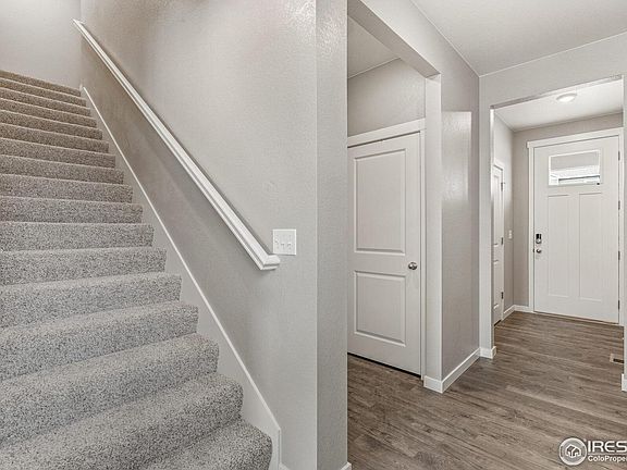 3rd image of 864 Leeward St