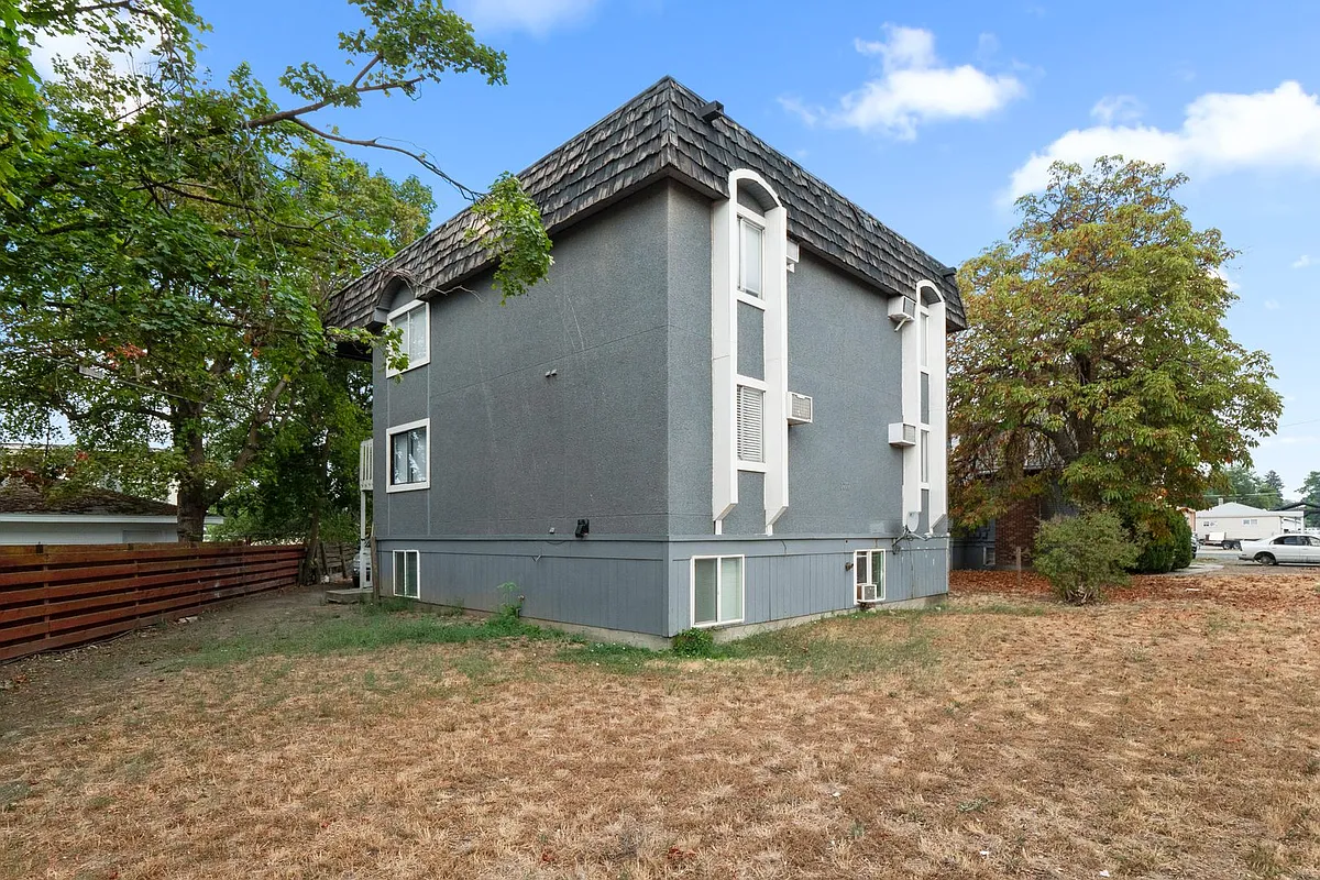 Building Photo - 1717 E Mission Ave