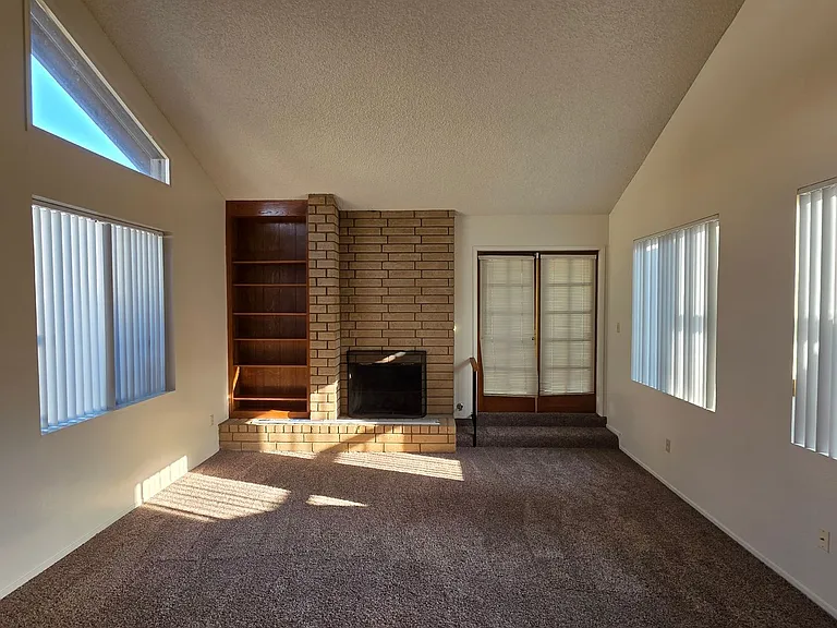 6901 Courtside Cir #3 — Photo 4