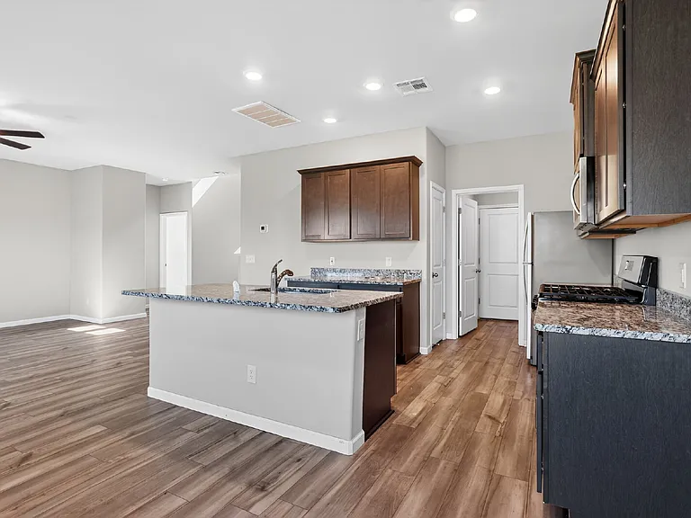 1712 Amaranth Ln — Photo 16