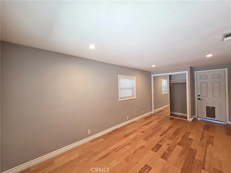 7019 Jamieson Ave — Photo 9