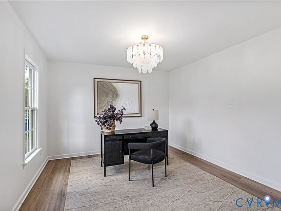 4th image of 8313 Sherwood Forest Dr
