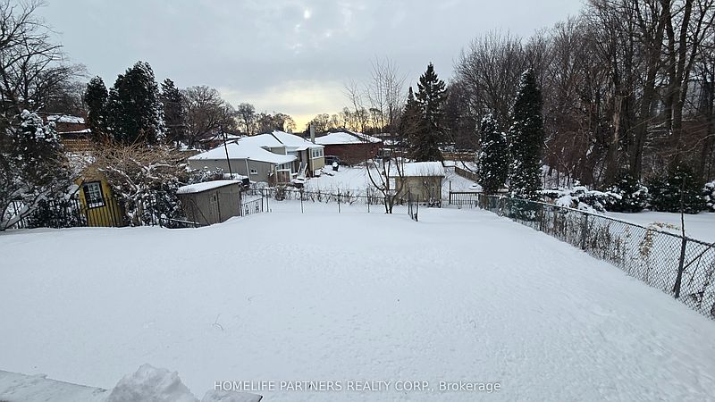 Toronto House for rent - 4 Bedrooms — photo 21