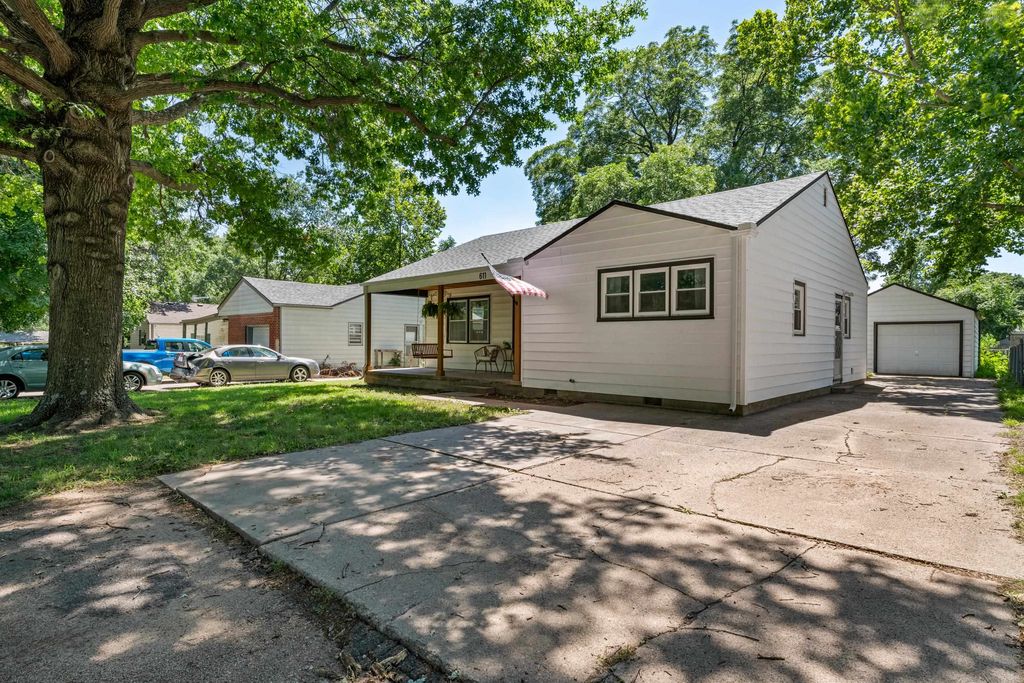 611 S Central Ave, Mulvane, KS - View 2
