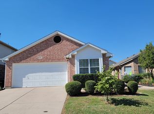 6361 Geneva Ln, Fort Worth, TX 76131