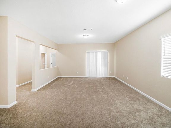 3rd image of 1640 Capistrano Ave