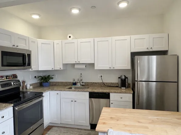 239 Havre St #1, Boston, MA 02128