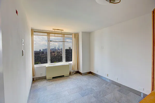 Sold by Luxury Habitat | media 9