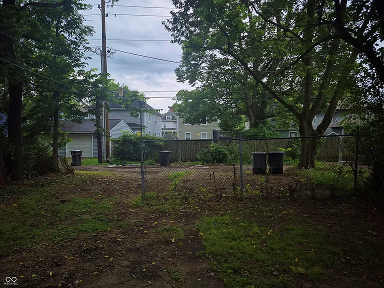 3338 N Kenwood Ave — Photo 28