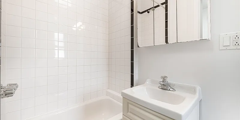 Rented by Compass | media 28