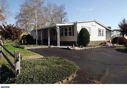 1st image of 702 Dogwood Dr