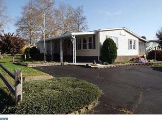 702 Dogwood Dr, Green Lane, PA 18054