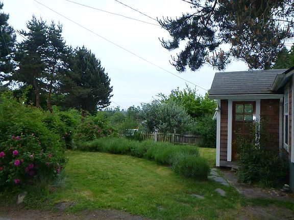 Mud room entrance at front