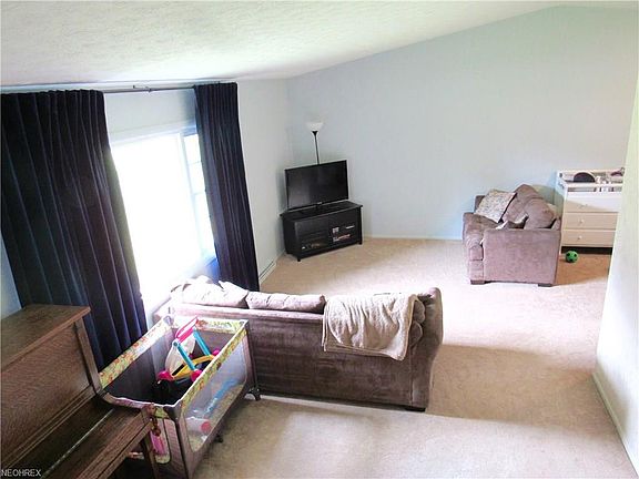 3rd image of 483 Gresham Dr
