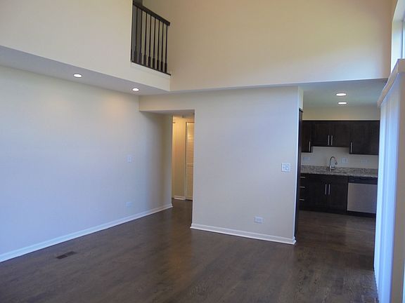 5th image of 747 E Whispering Oaks Dr
