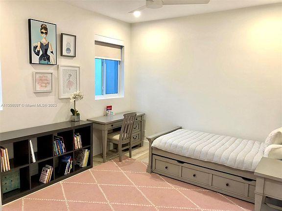 4th image of 461 NE 93rd St #461
