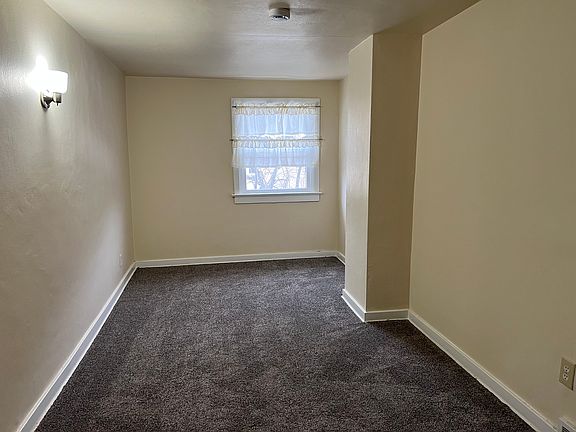 Smaller bedroom