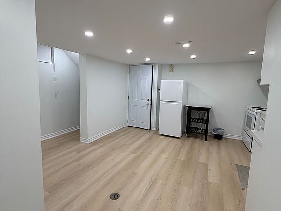 3rd image of 21A Lambton Ave #Basement