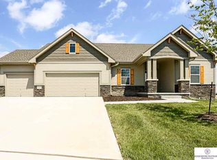 19120 Ridgemont St, Omaha, NE 68136