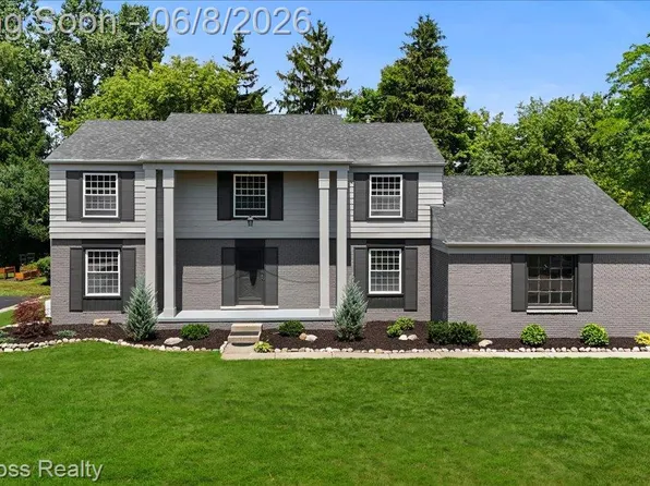 655 S Spinningwheel Ln, Bloomfield Hills, MI 48304
