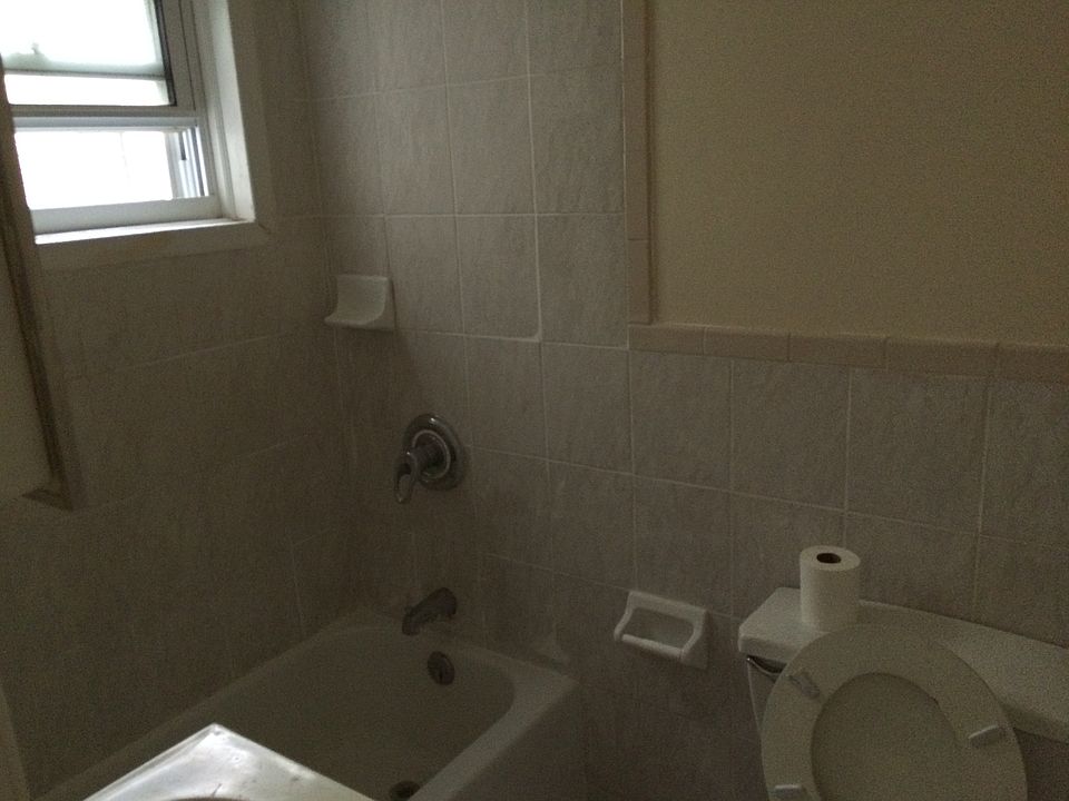 2nd image of 106 Chester Ave APT 3