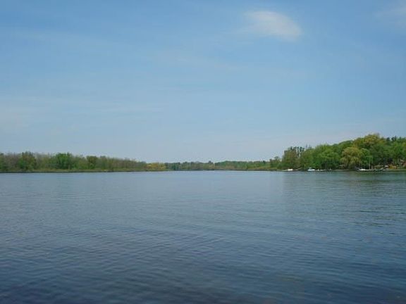 5th image of 108 W Waldron Lake Dr