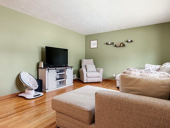 4th image of 3805 Buckingham Dr