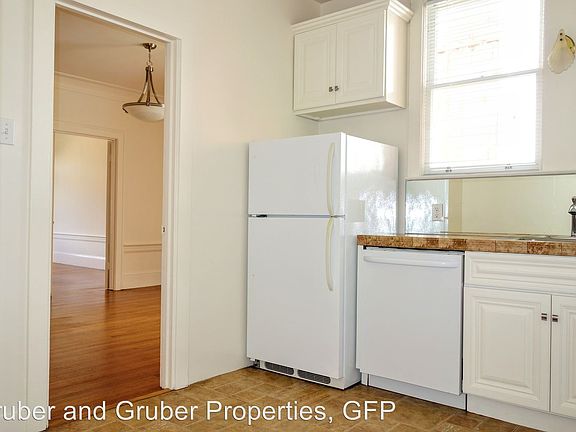 5th image of 2255 Lake St APT 5
