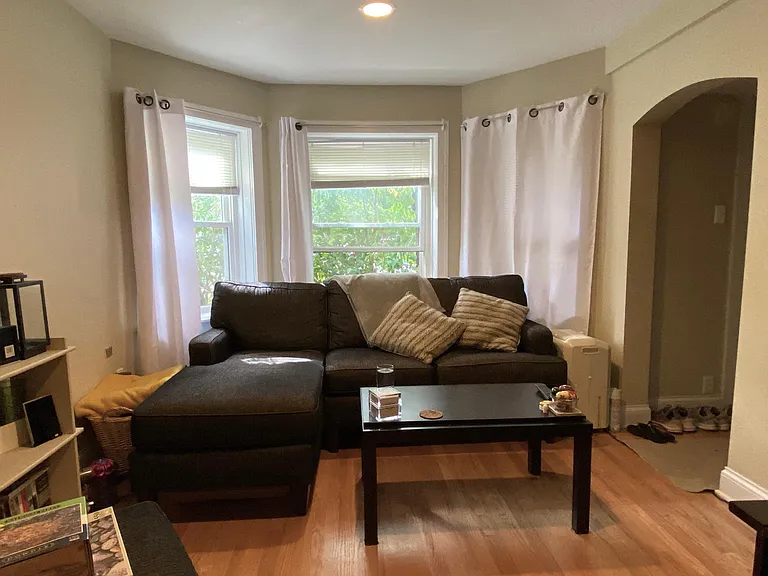3441 N Seeley Ave #G — Photo 3