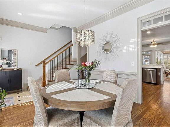 4th image of 941 Persimmon Point