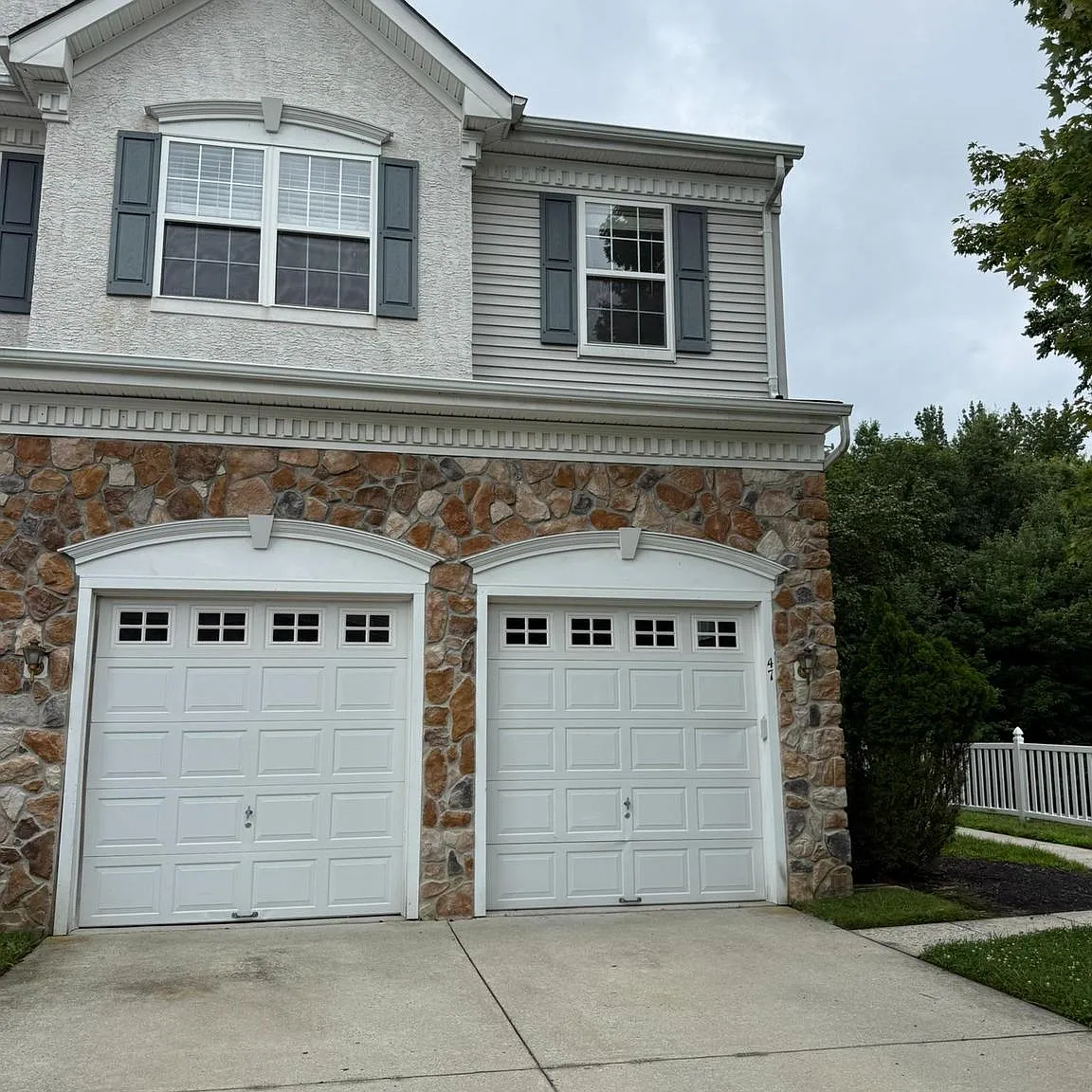 3 bed, 2.5 bath, 2194 sqft, $3,300 — Photo 1