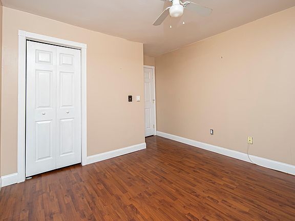 4th image of 6 Tallow Wood Dr #6